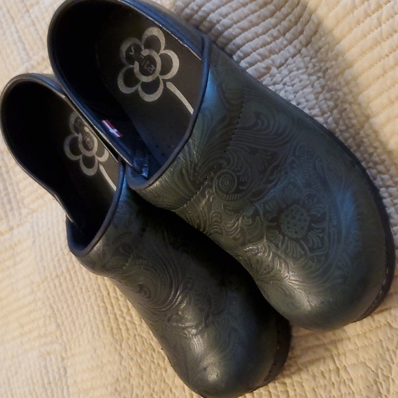 Sanita Tooled Leather Clogs 38 - Picture 1 of 5